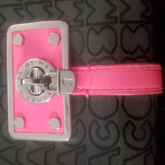 Marc By Marc Jacobs Patent Leather Wallet - Picture 6 of 12